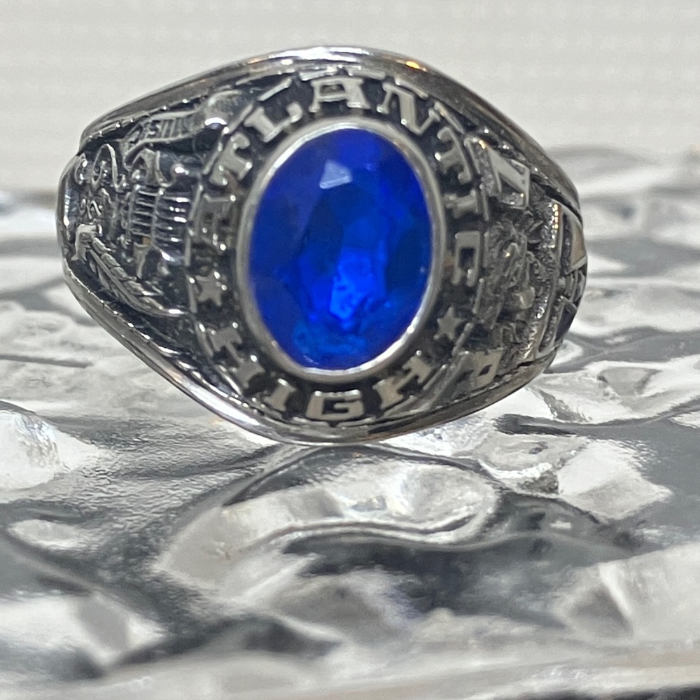 Class Ring - image 3